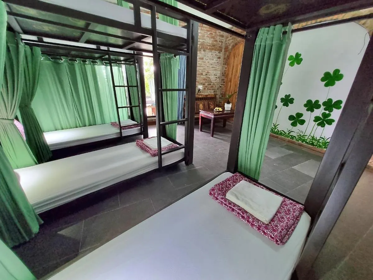 Calm House 2 Hostel Χόι Αν 3*,